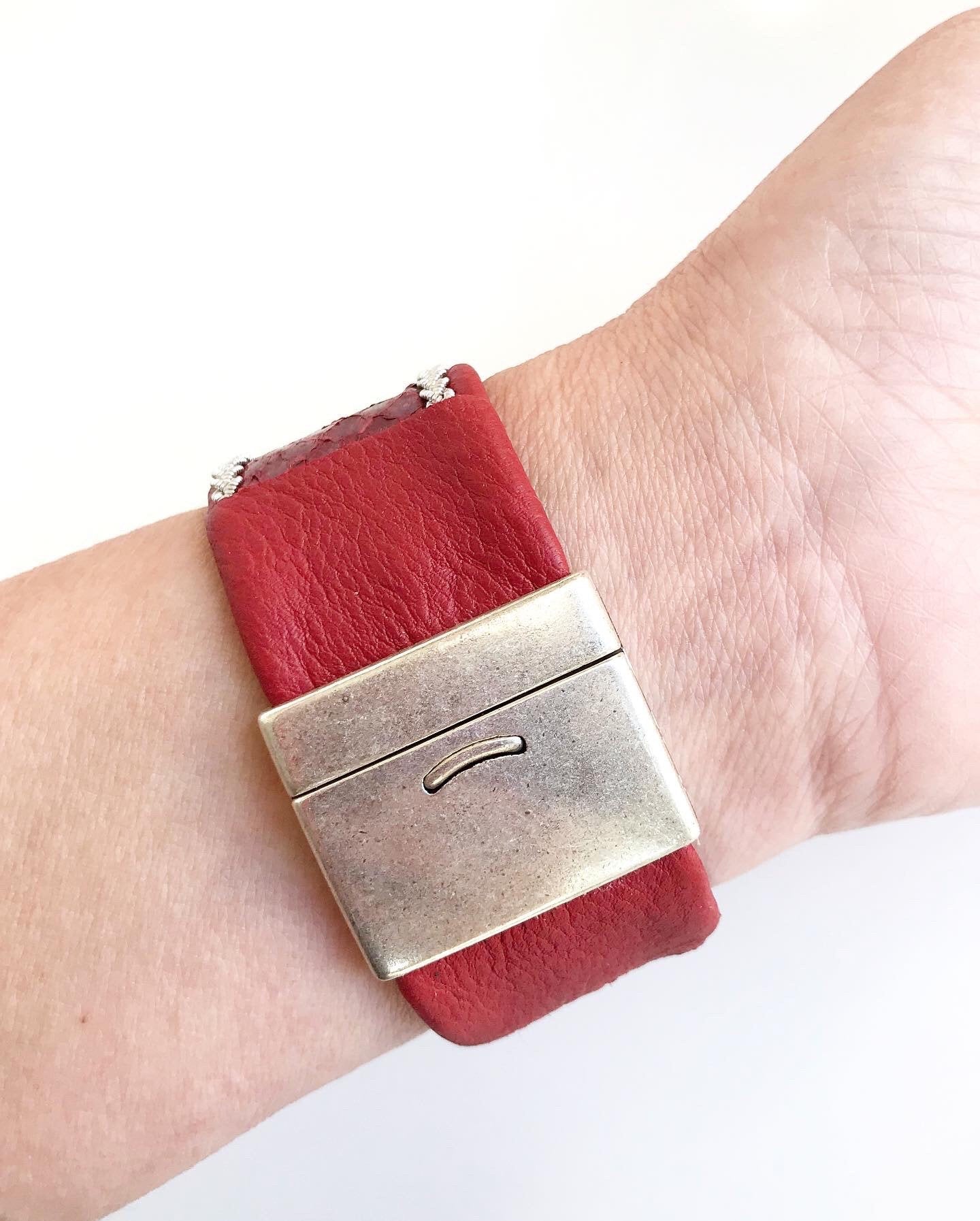 Leather on sale strap bracelet